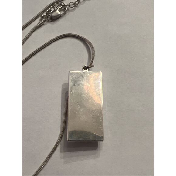 Yellow Swirl Resin Pendant & Matching Earrings w/20” Silver Chain Leaf Detail - Picture 8 of 9